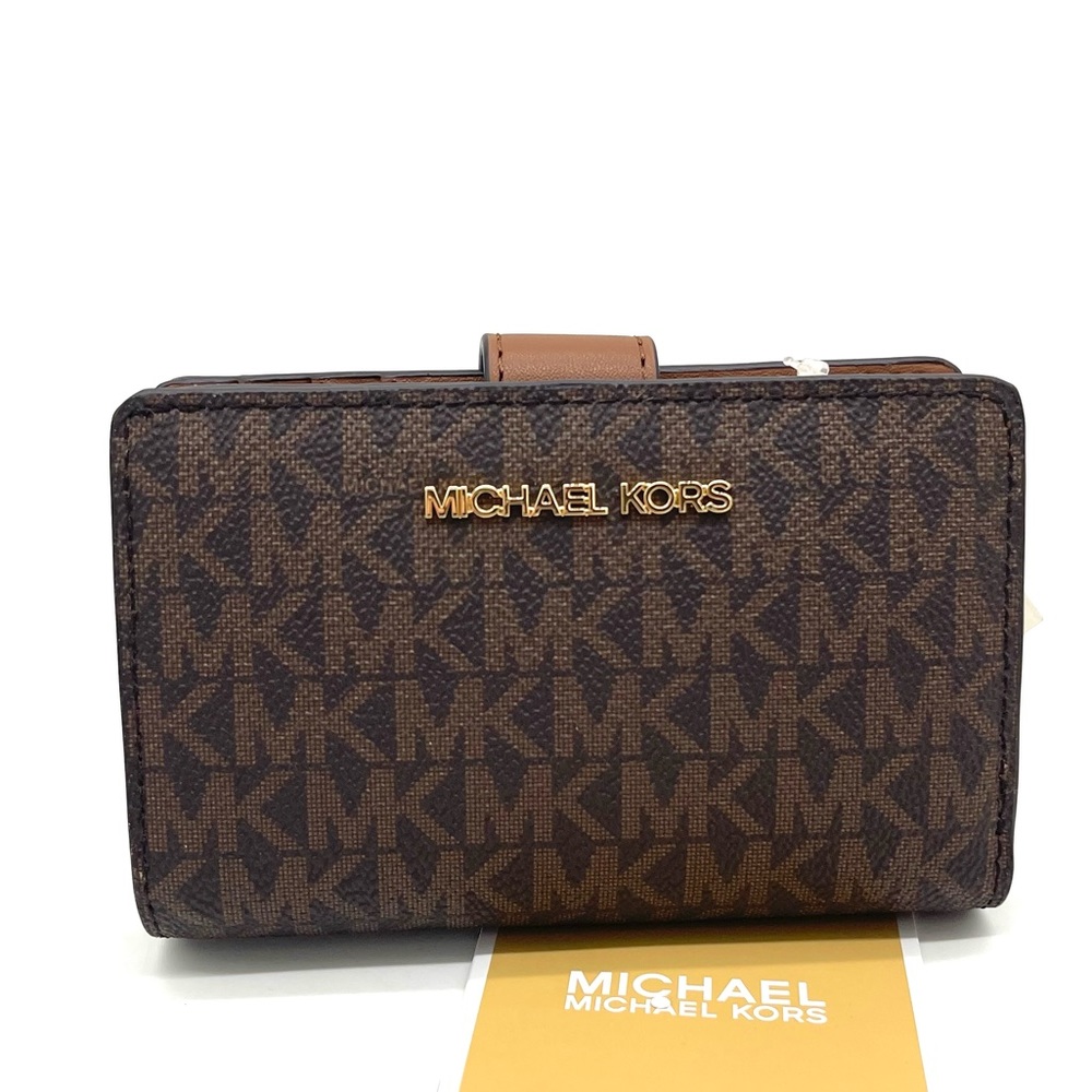 Michael Kors Medium Corner Zip Bifold Wallet